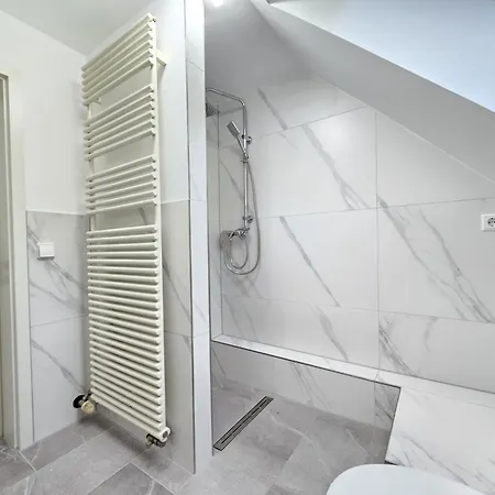 Wohnreich Mitte - 3a - In 4er Wg